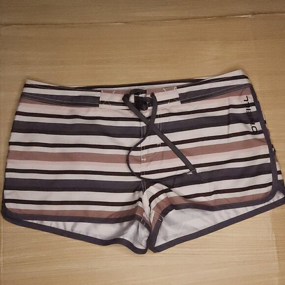 O'Neill Pink White Stripe Shorts 9 - Picture 1 of 4